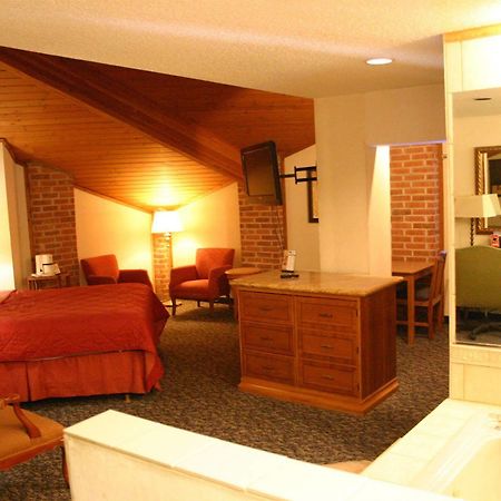 American Inn And Suites Ionia ภายนอก รูปภาพ