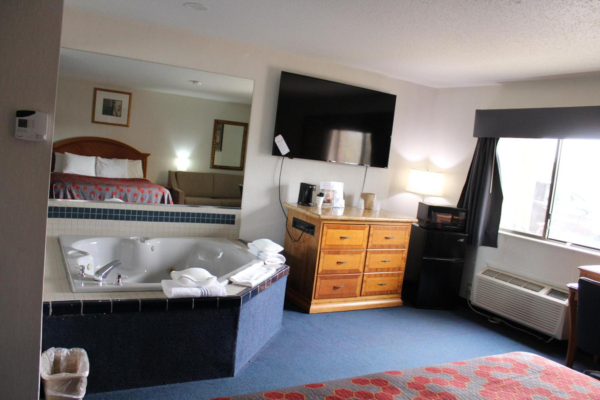 American Inn And Suites Ionia ภายนอก รูปภาพ