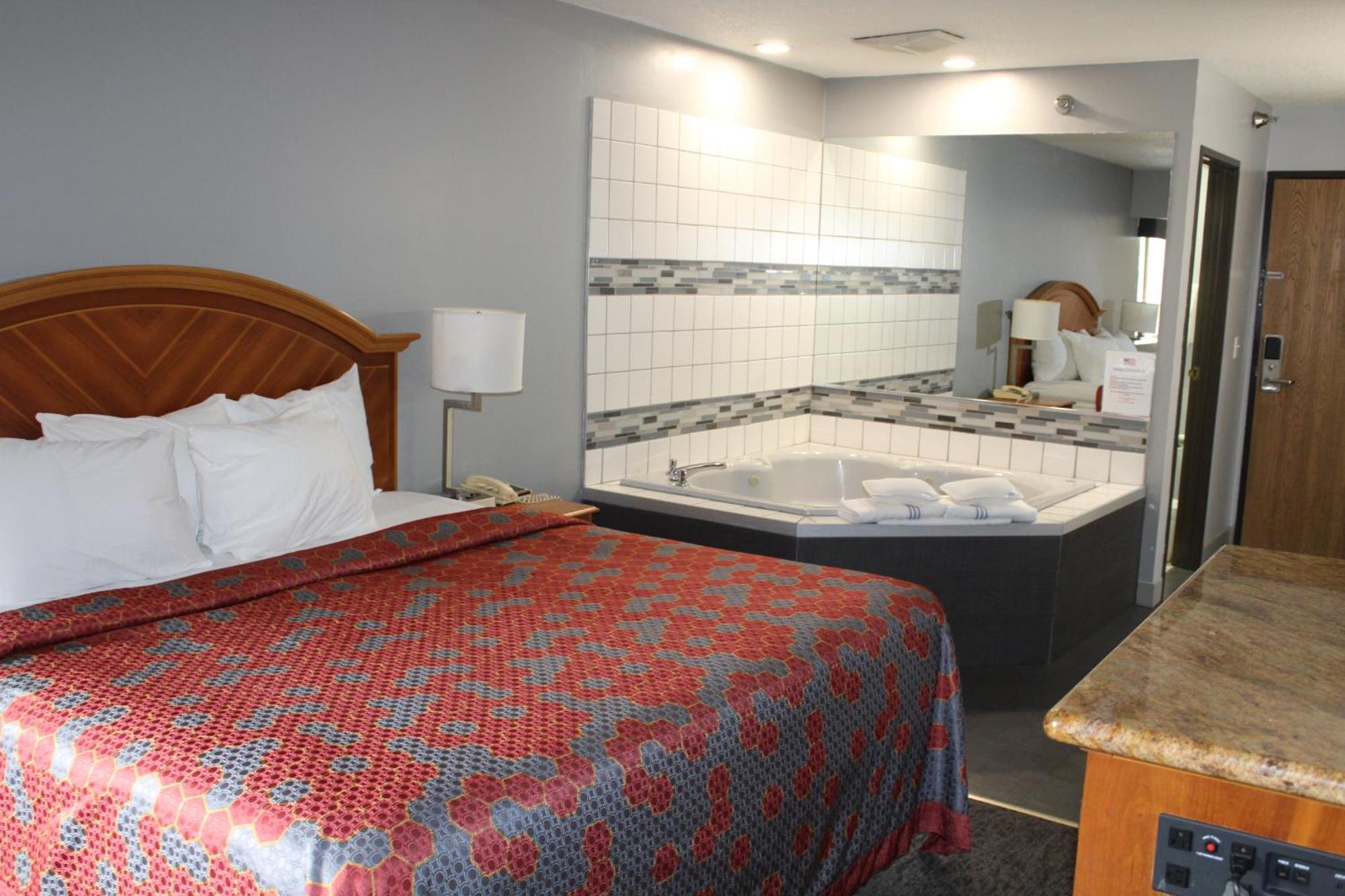 American Inn And Suites Ionia ภายนอก รูปภาพ